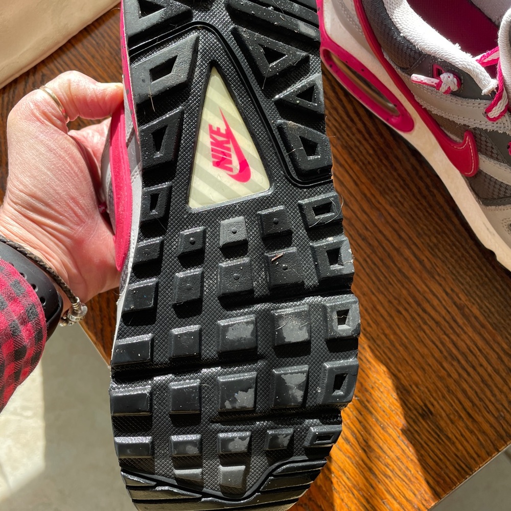 Women’s Air Max Command - image 4